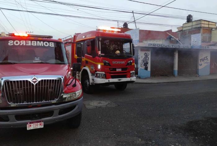 Se incendia negocio de artículos de limpieza en la Prados Verdes