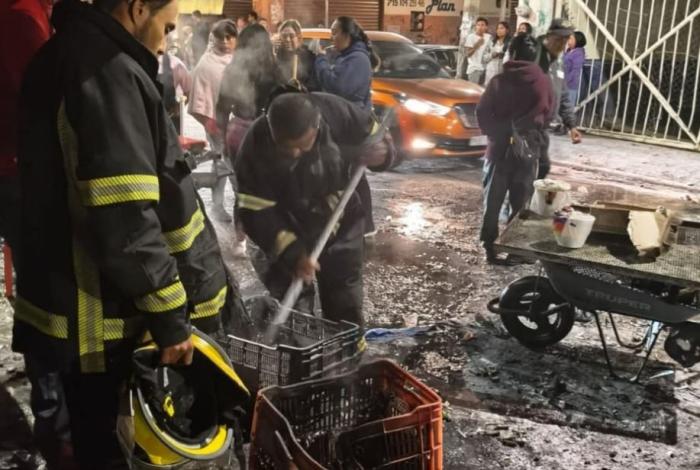 Se incendia puesto de pirotecnia en Zitácuaro