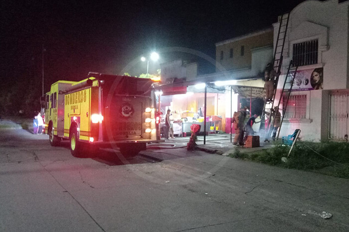 Se incendia una tortillería en Villas del Pedregal; Bomberos controlan situación