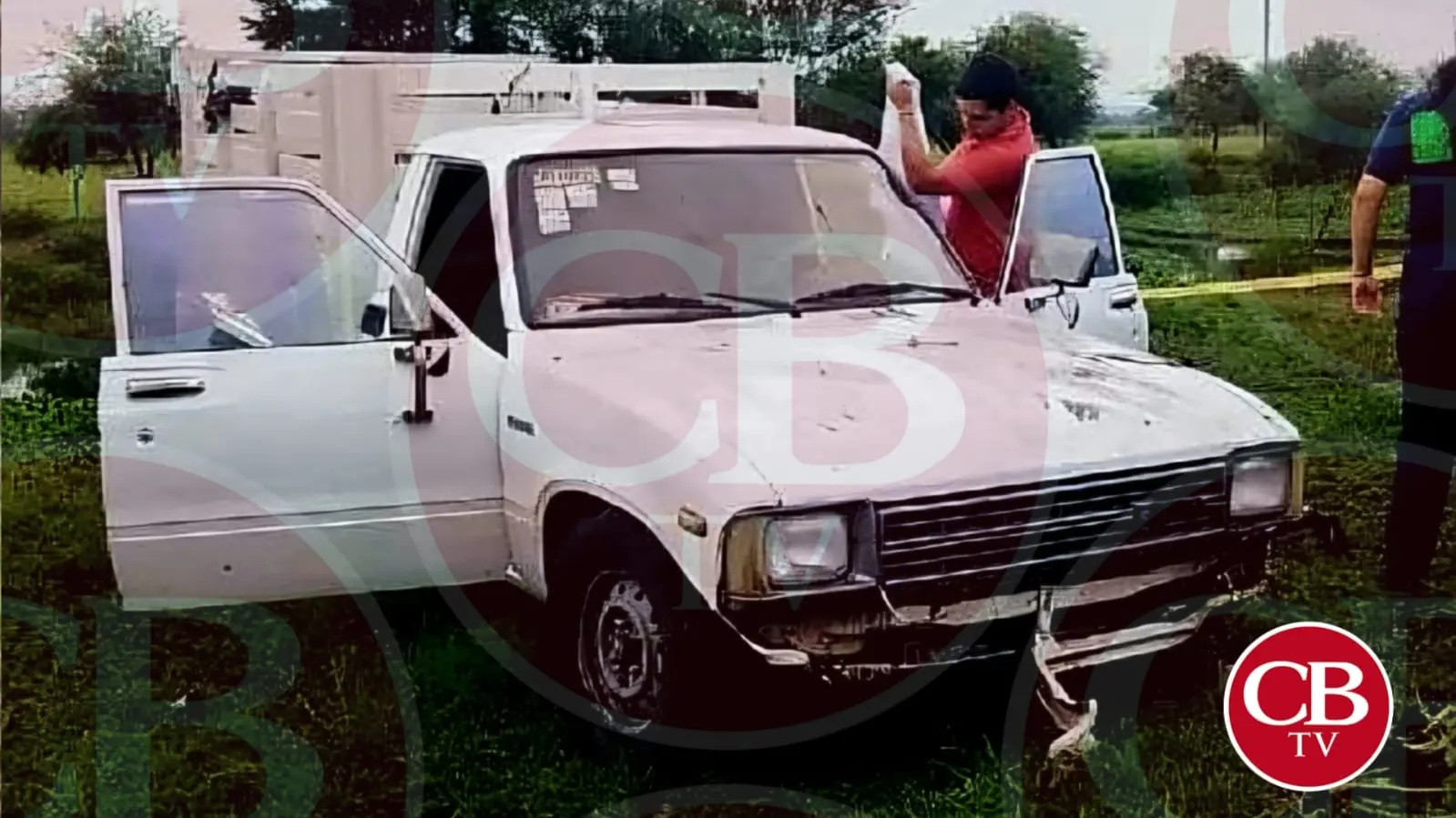 Se mata conductor de camioneta al caer a canal de riego en Venustiano Carranza