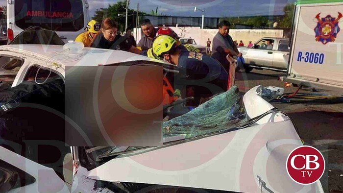 Se mata taxista y su pasajera queda herida en Ecuandureo