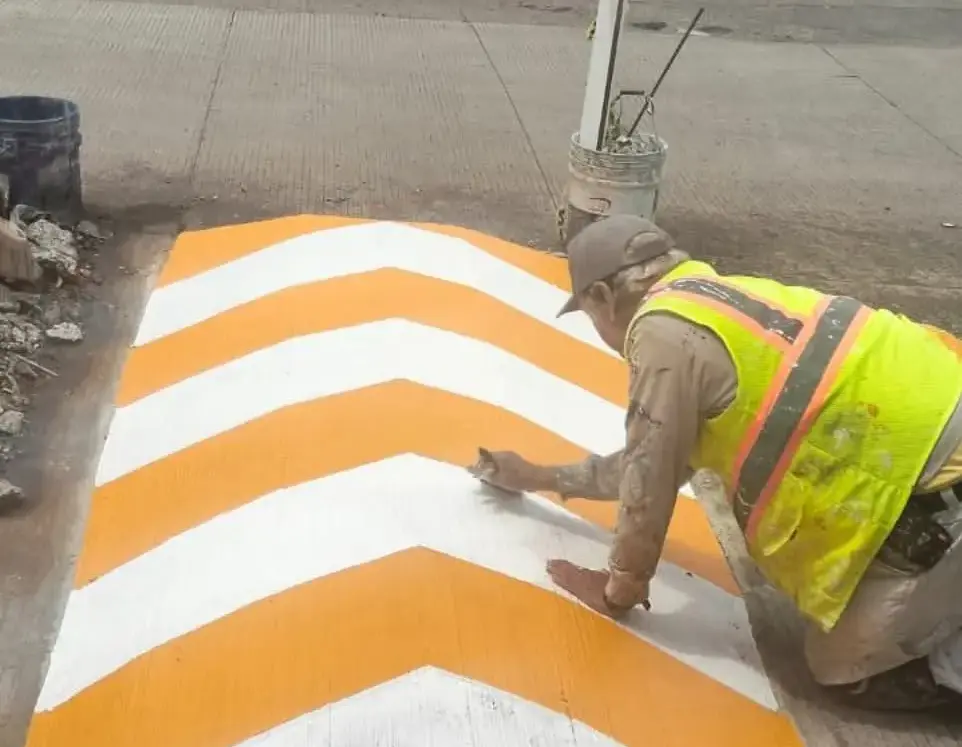 Se mejoran accesos escolares, caminos y seguridad vial en Los Reyes: Humberto Jiménez