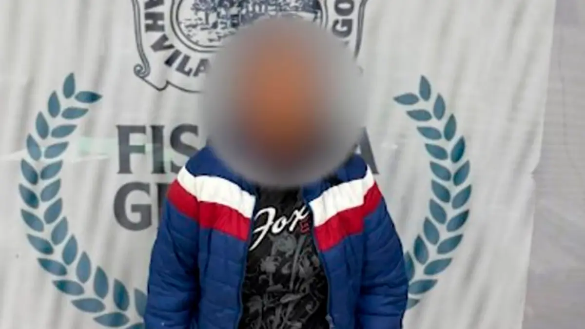 Se metió a casa ajena… ¡y terminó dándole de comer a las gallinas!