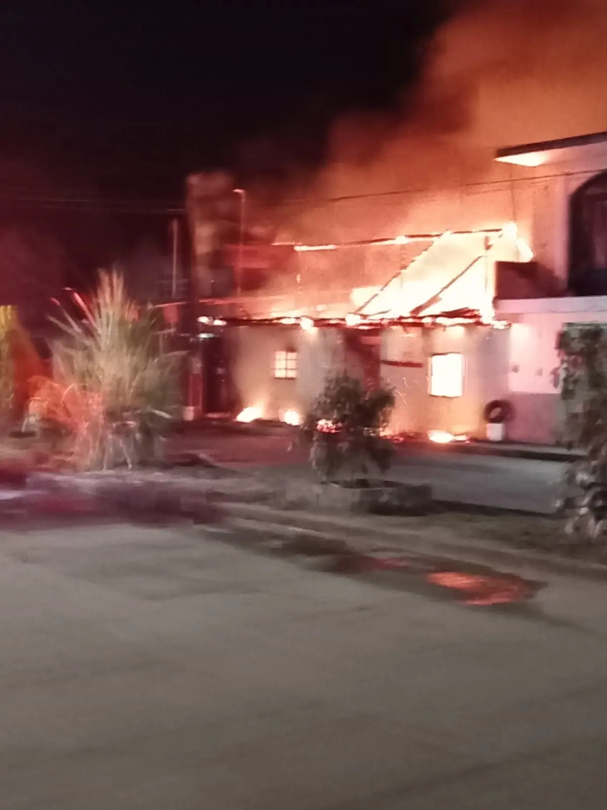 Se quema vivienda en Uruapan