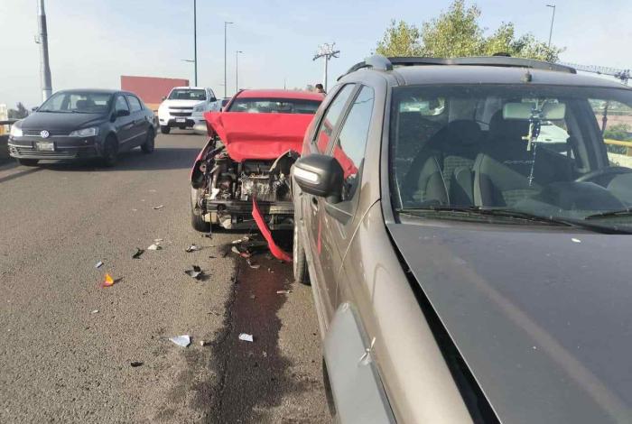 Se registra carambola vehicular en el periférico de Morelia, a la altura de la TAM