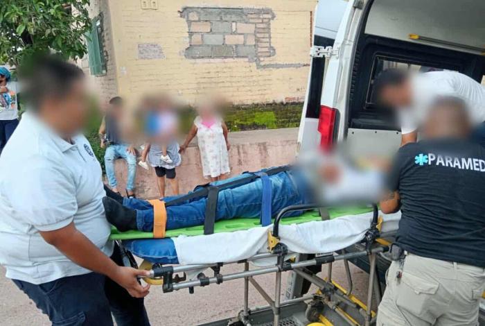 Se registra choque entre 2 motociclistas en el municipio de Huetamo