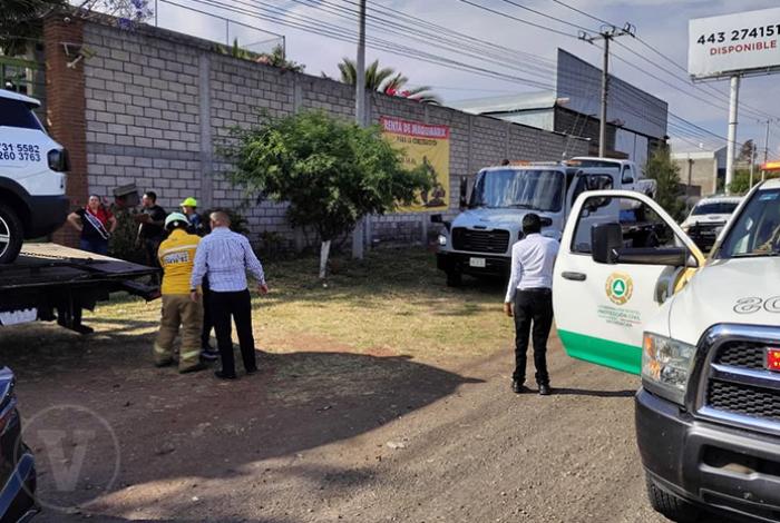 Se registra choque entre camionetas sobre la carretera Morelia-Pátzcuaro