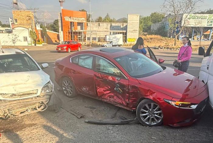 Se registra choque múltiple en la Morelia-Pátzcuaro, en la desviación a Cointzio