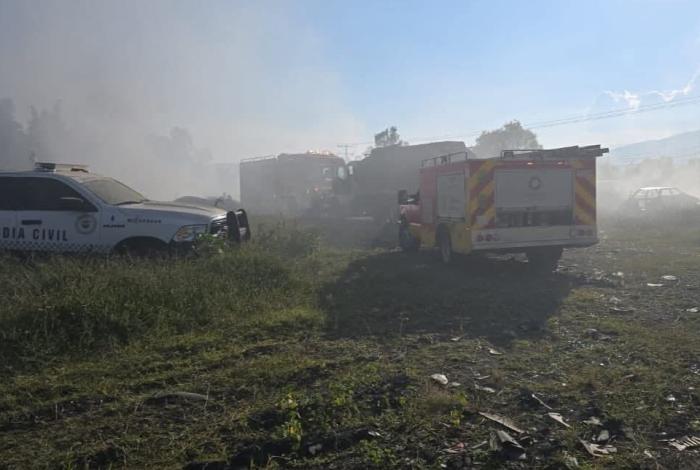 Se registra incendio de pastizal en predio a espaldas de un corralón, en Morelia