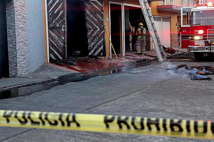 Se registra incendio de vivienda en la colonia Arroyo del Páramo, en Uruapan