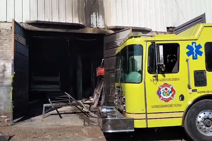 Se registra incendio en un taller de herrería ubicado al poniente de Morelia