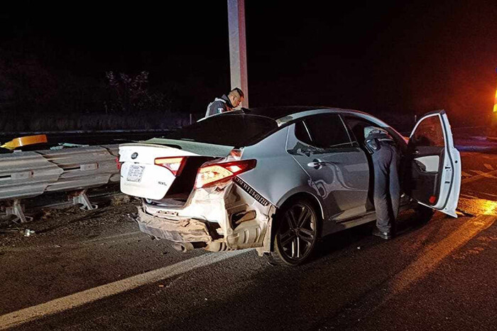 Se registran 2 choques vehiculares en la autopista Siglo XXI; 2 mujeres resultan heridas