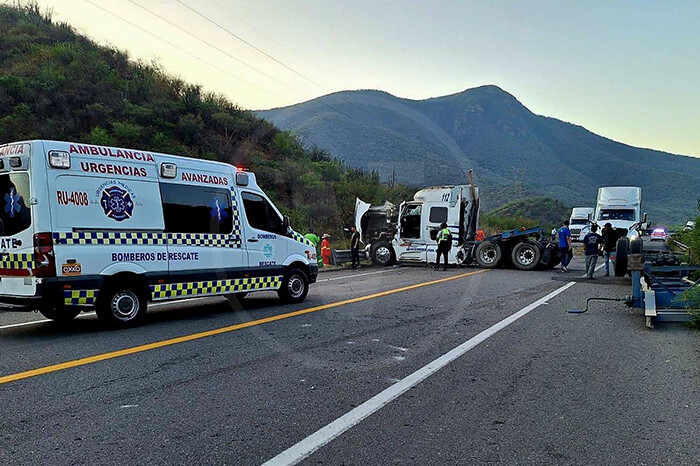 Se registran dos accidentes en distintos puntos de la autopista Siglo XXI