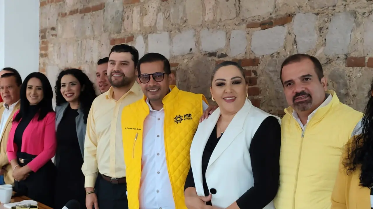 Se une Conrado Paz a bancada del PRD