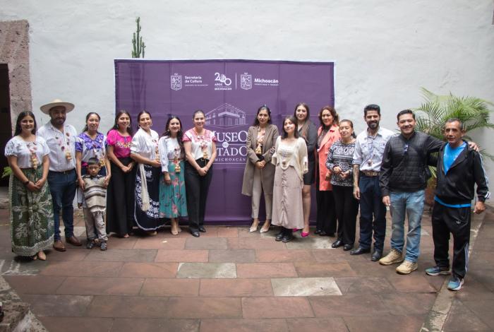 Secum inaugura muestra de indumentaria tradicional de Nuevo Parangaricutiro