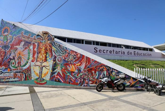 SEE lanza convocatoria de Beca Comisión para docentes de Educación Básica