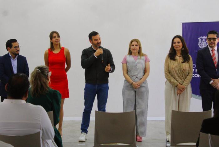 Sefeco entrega títulos de marca y reconocimiento de patente a emprendedores morelianos