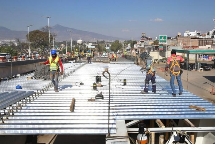 Segundo puente del Mercado de Abastos, estará listo este mes: Bedolla