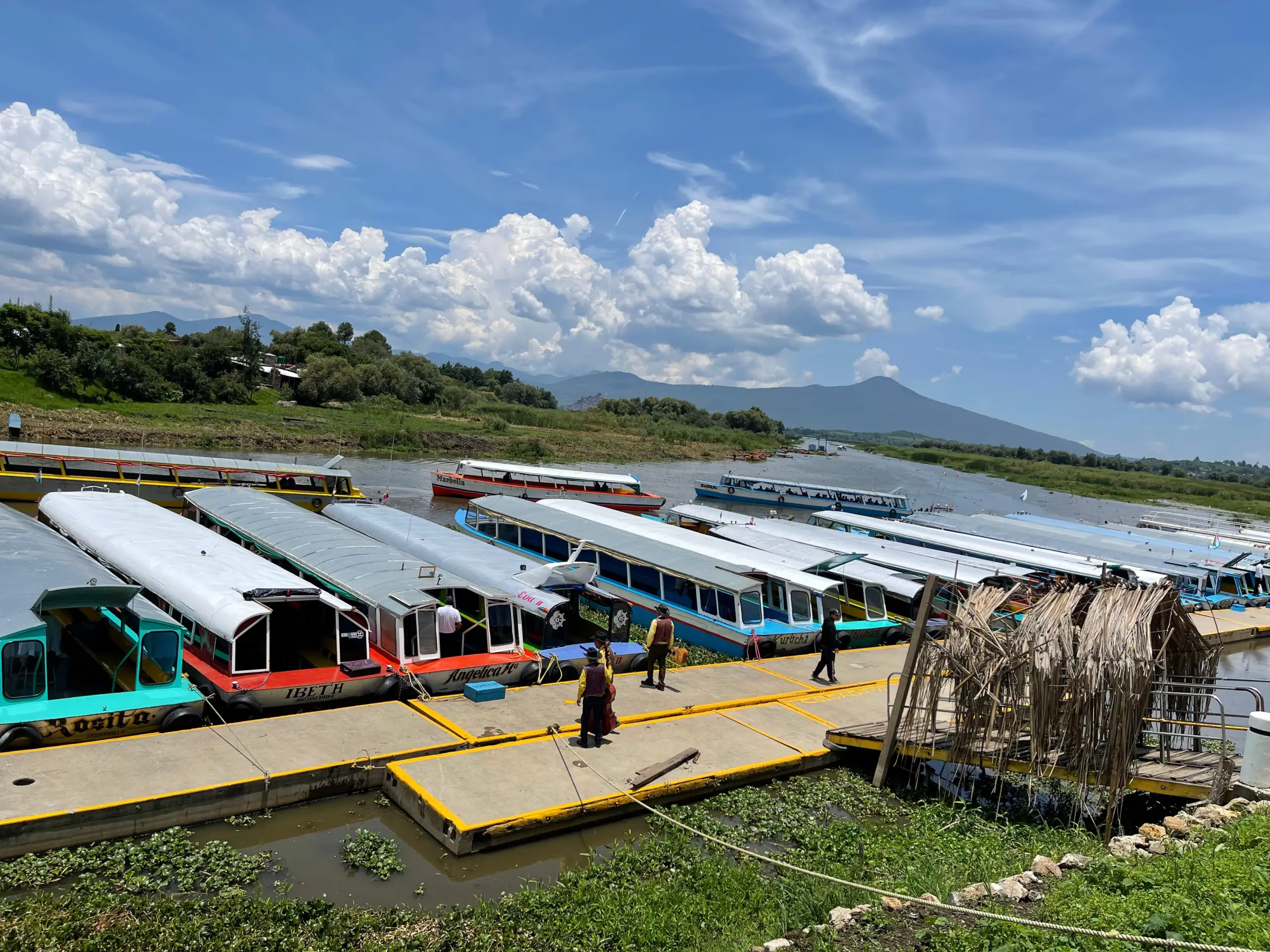 Seis mil turistas a la semana esperan lancheros de Pátzcuaro