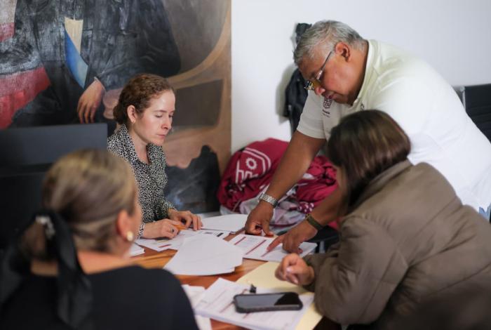 Semigrante evalúa propuestas de emprendimiento del programa Sueño Michoacano