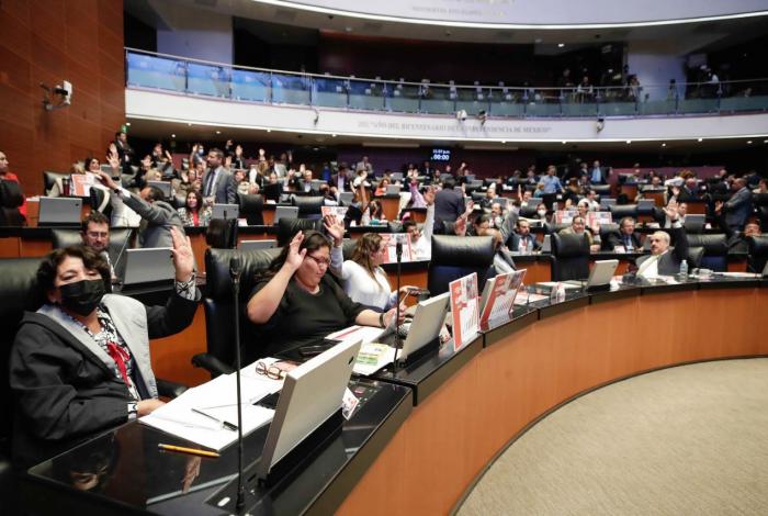 Senadores llegan a EU con mensaje de rechazo a impuesto del 5% a las remesas