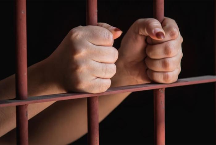 Sentencian a 21 años de prisión a mujer por homicidio de su hijo de 1 año, en Zamora