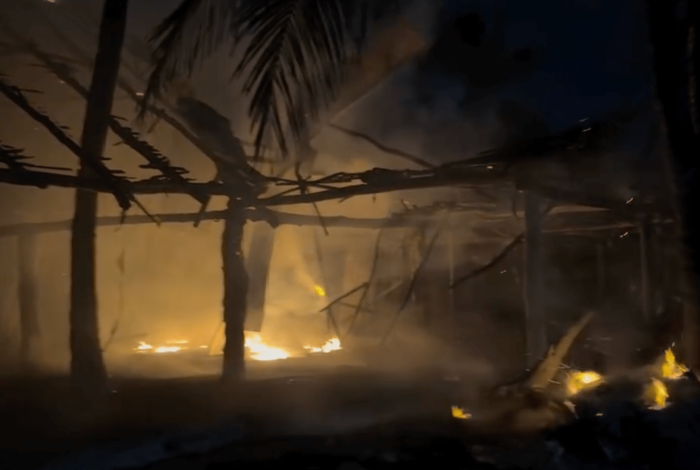 Severo incendio de restaurante en Coahuayana es provocado por pirotécnia