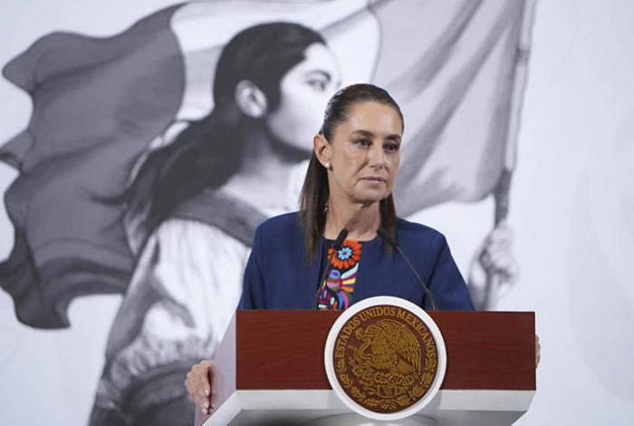 Sheinbaum dice que está "cerca" de las familias tras hallar cadáver de minero secuestrado