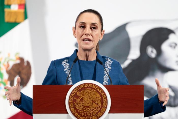 Sheinbaum expresa rechazo a redadas contra personas que "trabajan honestamente en EUA"