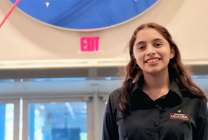 Sheinbaum felicita a la estudiante Valeria Palacios por ganar Medalla Mundial de Educación 2025