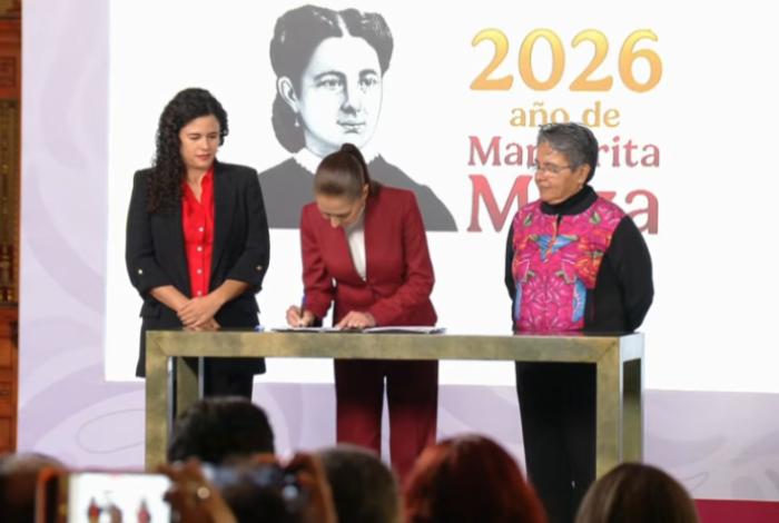 Sheinbaum firma decreto para fortalecer la máxima publicidad de la información gubernamental