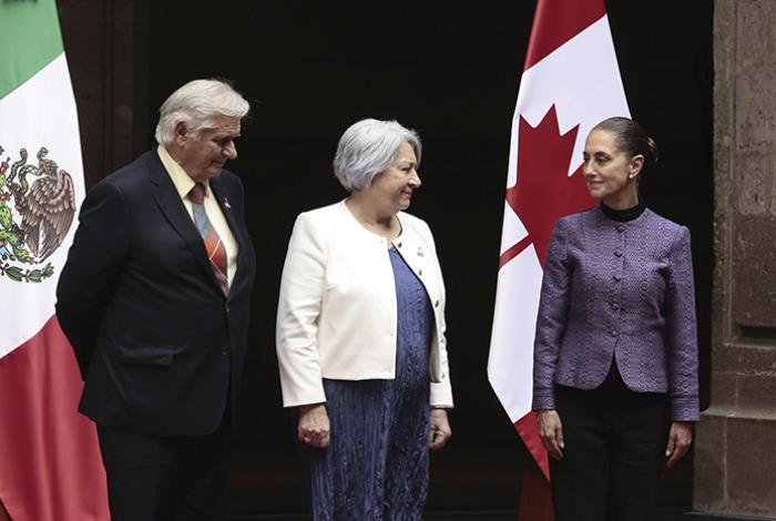 Sheinbaum recibe en Palacio Nacional a la gobernadora general de Canadá, Mary Simon