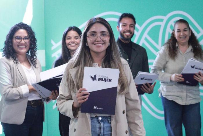 Sí Financia dispersa 2 mil 700 mdp en créditos durante la actual administración