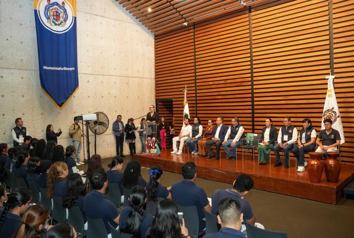Siéntanse arropados por la UMSNH, señala Yarabí Ávila a estudiantes que iniciarán su servicio social
