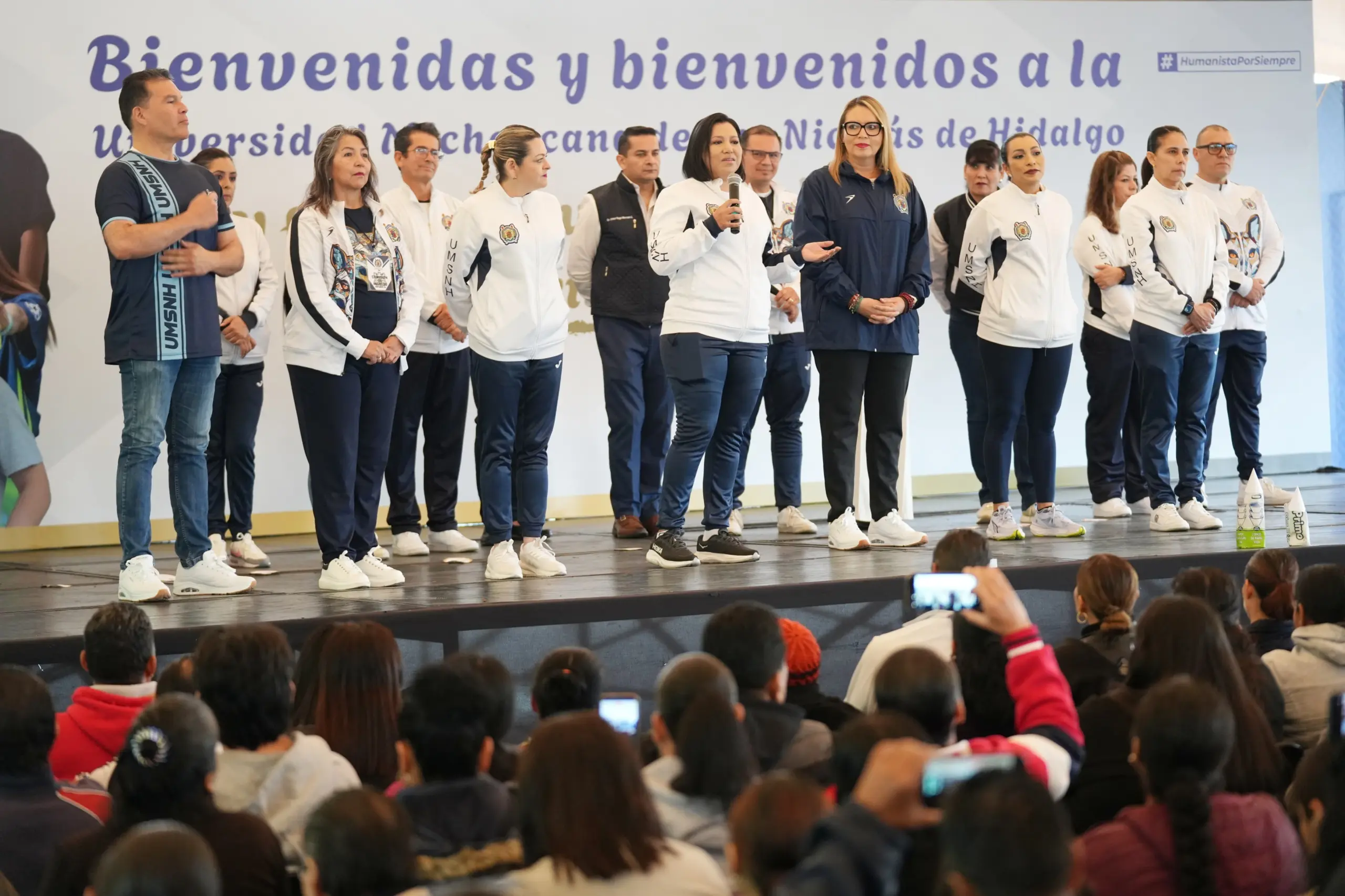 Siéntase parte de la UMSNH, convoca Yarabí Ávila a padres y madres de familia