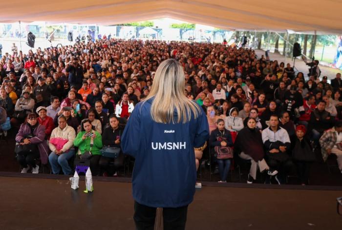 Siéntase parte de la UMSNH, convoca Yarabí Ávila a padres y madres de familia