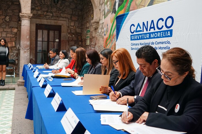 Signan convenio de colaboración Canaco Servytur Morelia y universidades