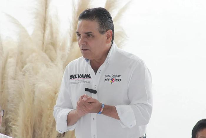 Silvano Aureoles se ausenta de audiencia por desfalco millonario; la FGR lo mantiene prófugo