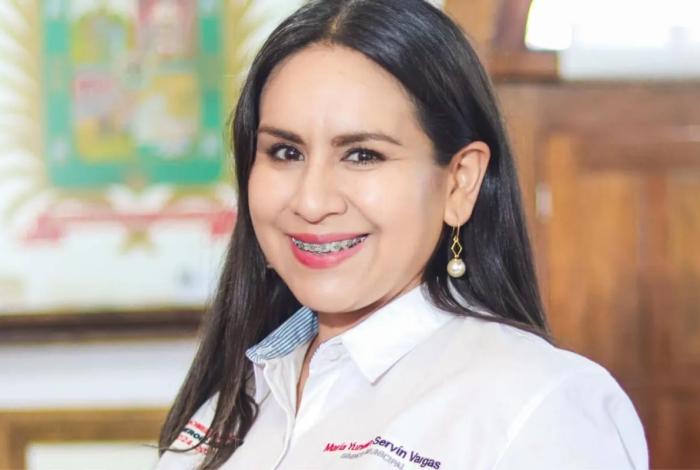 Síndica Yunuén Servín quedaría como encargada de despacho de alcaldía de Tacámbaro