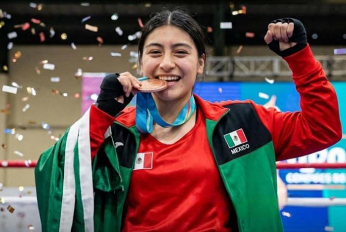 Sofía Guadalupe, alumna del Cecytem Maravatío y de la Dinastía Ramírez, gana medalla en Mundial de Boxeo