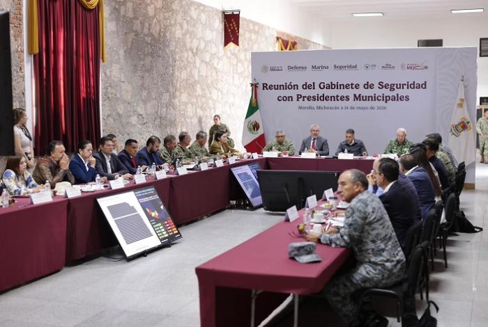 Solicitan alcaldes de Michoacán apoyo a Harfuch para certificar a sus policías
