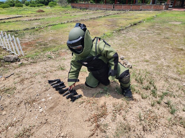 SSP localiza narcocampamento y desactiva 10 artefactos explosivos en Apatzingán