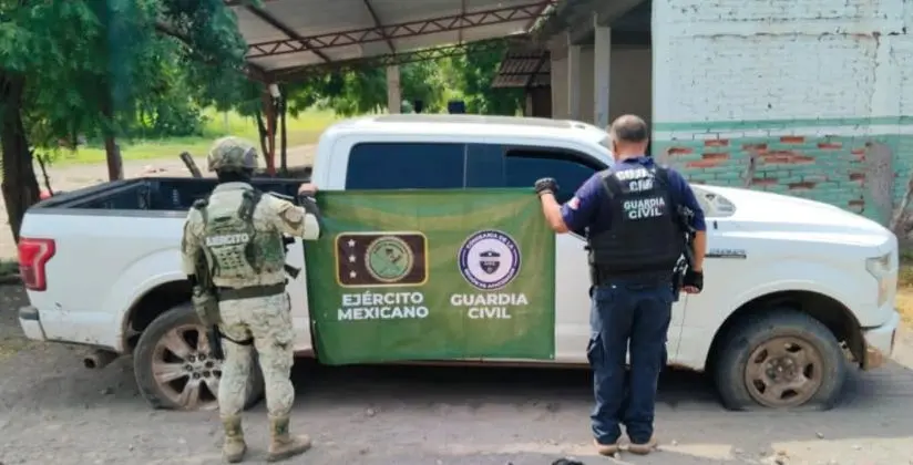 SSP y Defensa aseguran vehículo robado y armamento en La Huacana
