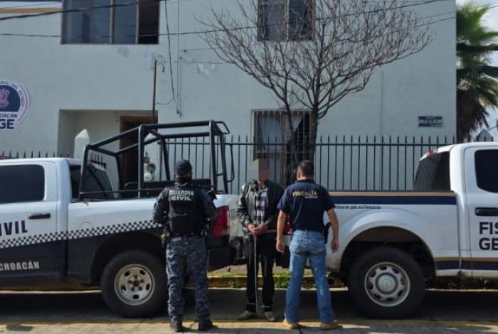 SSP y FGE detienen a hombre por homicidio calificado en Tacámbaro