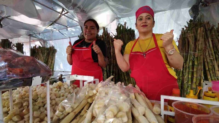 Su salsa «La Bomba», le da un toque único a las cañas, en festividad guadalupanas de Morelia