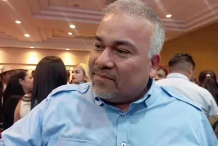 Suaviza Jesús Mora disputa con Leonel Godoy por rumbo de Morena Michoacán en 2027