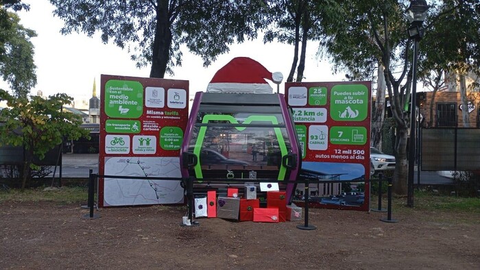 ¡Súbete a la cabina del teleférico! Está en la Villa Navideña del Ceconexpo