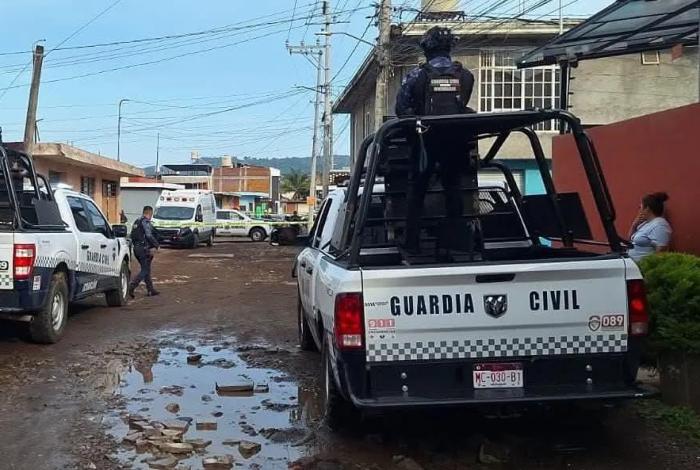 Sujetos a bordo de motocicleta acribillan a un hombre en Uruapan