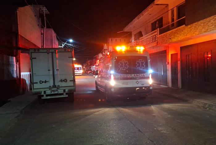 Sujetos armados atacan a balazos a un grupo de jóvenes; hay 5 heridos, en Uruapan