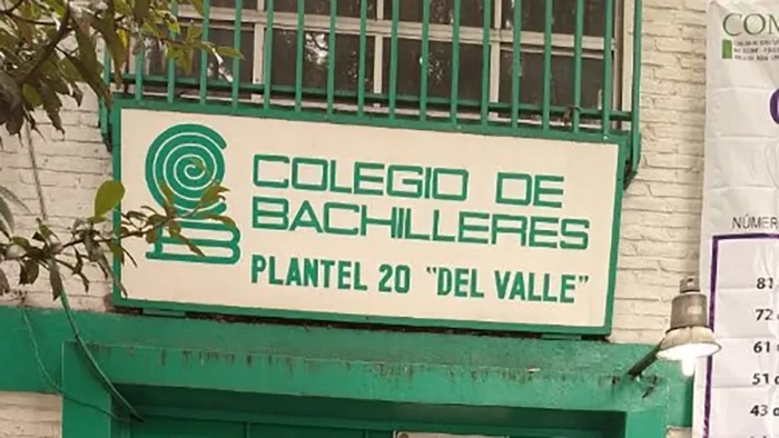 Sujetos armados disparan a alumnos de Bachilleres fuera de plantel